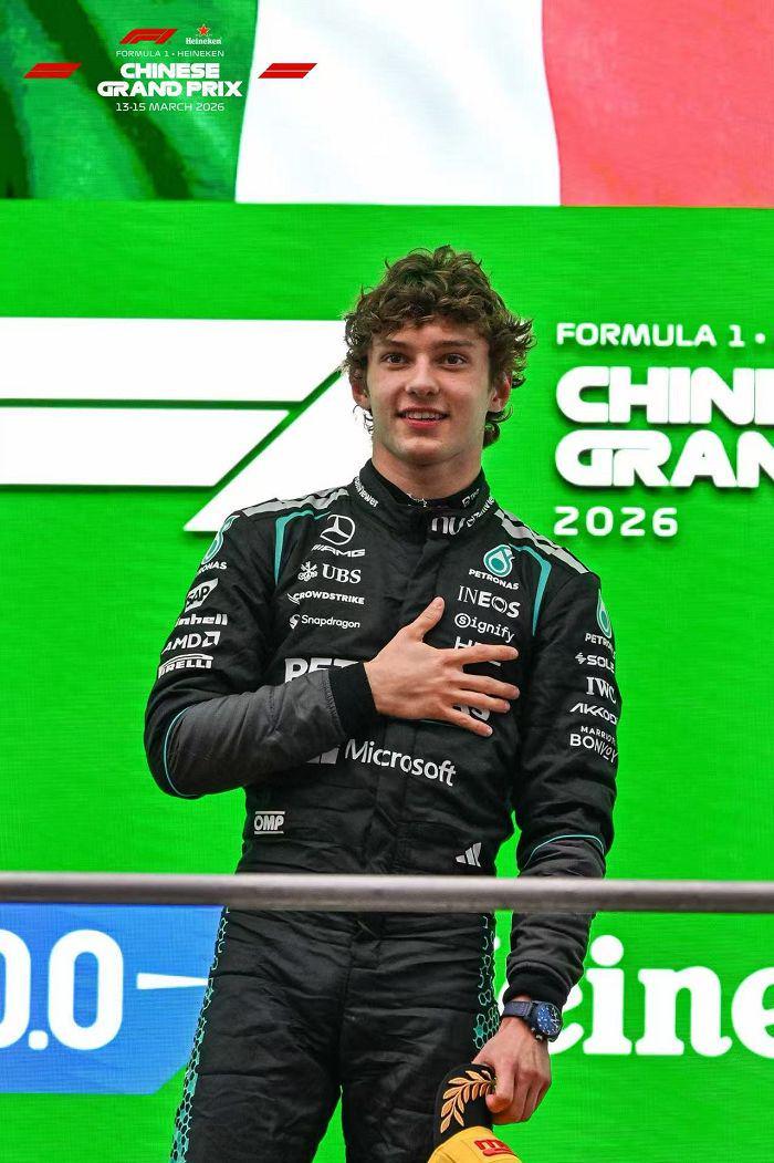 开云体育下载-F1中国大奖赛19岁安东内利夺冠,新王者背后的规则变革